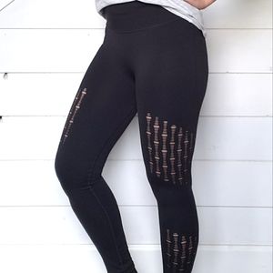 Victoria's Secret Sport Knockout seamless perforated mesh Leggings, size M black